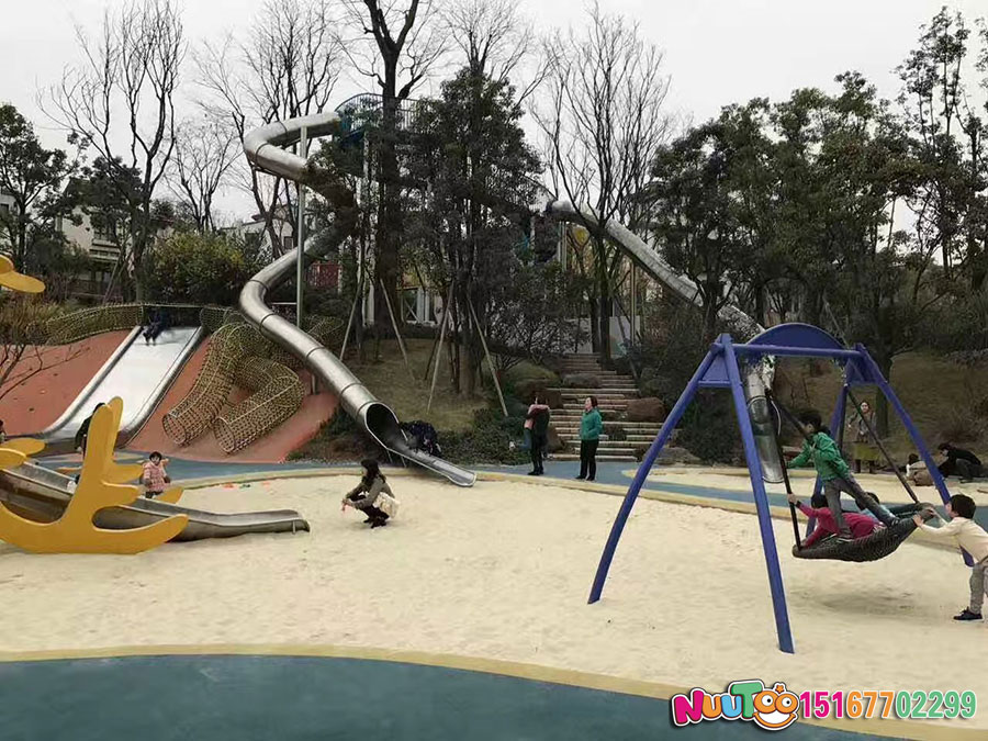 兒童游樂設備的投資優(yōu)勢有哪些？要從以下兩點出發(fā)
