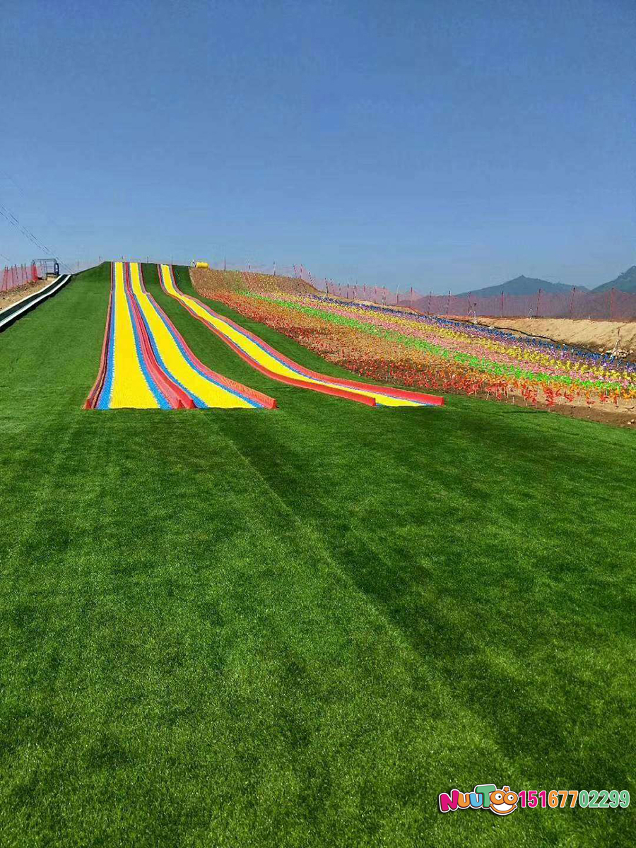 來常州彩虹草坪滑道，抓住商機(jī)財(cái)源滾滾